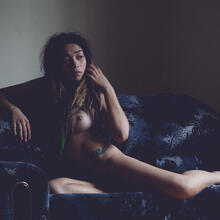  Nude