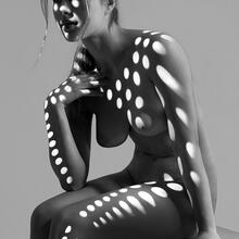  Nude