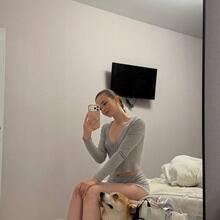  Nude