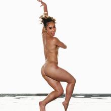  Nude