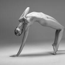  Nude