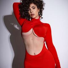  Nude
