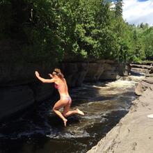  Nude
