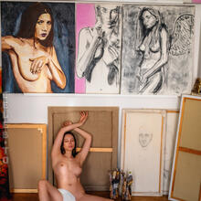  Nude