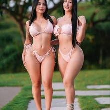  Nude