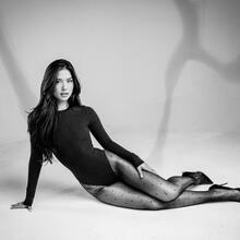  Nude