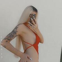  Nude
