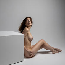  Nude