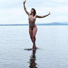  Nude
