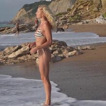 Nude