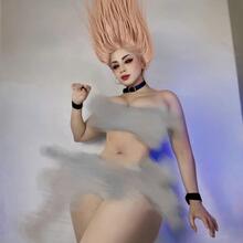  Nude