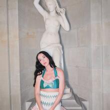  Nude
