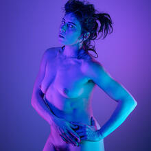  Nude