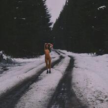  Nude