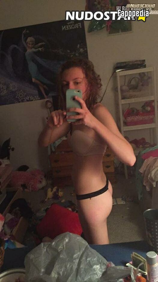 Kaylee Crewe Nude Leaks