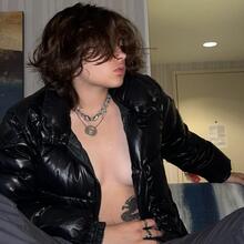  Nude