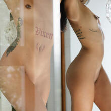  Nude