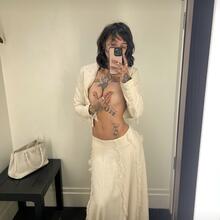  Nude