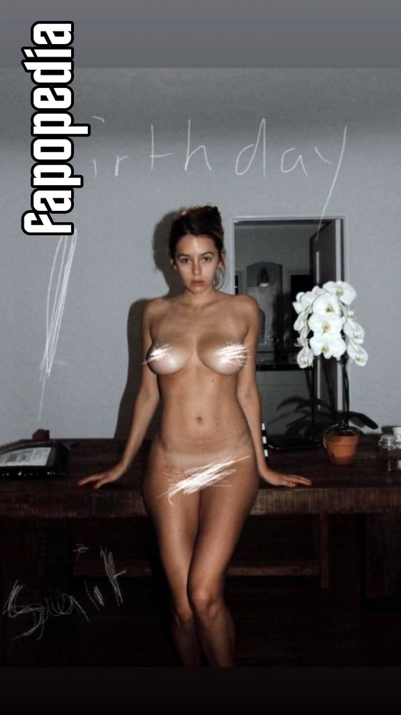 Keeley Hazell Nude Leaks