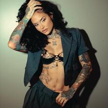  Nude