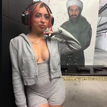  Nude