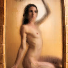  Nude