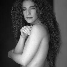  Nude