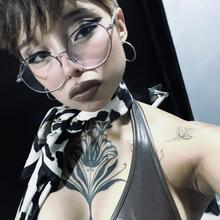  Nude