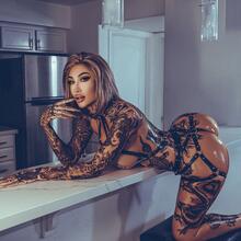  Nude