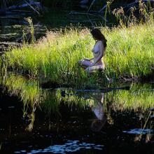  Nude
