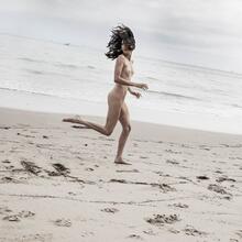  Nude