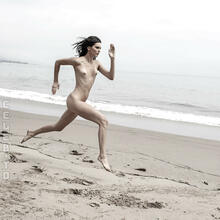  Nude