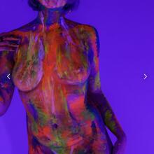 Nude