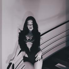 Nude