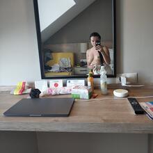  Nude