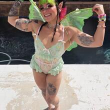  Nude
