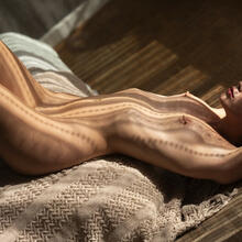  Nude