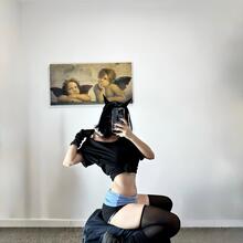  Nude
