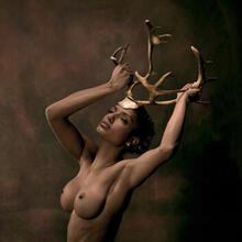  Nude