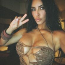  Nude