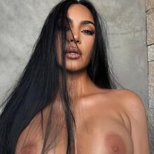  Nude