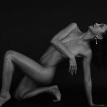  Nude