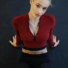  Nude