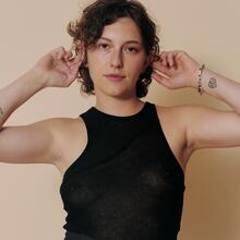  Nude
