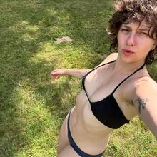  Nude