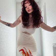  Nude