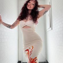  Nude