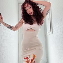  Nude