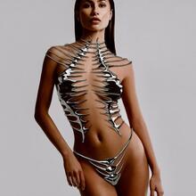  Nude