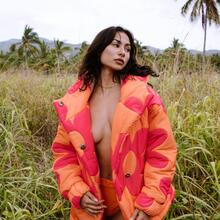  Nude